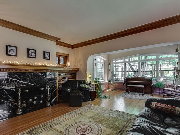 2nd image of 5525 S Hyde Park Blvd #1