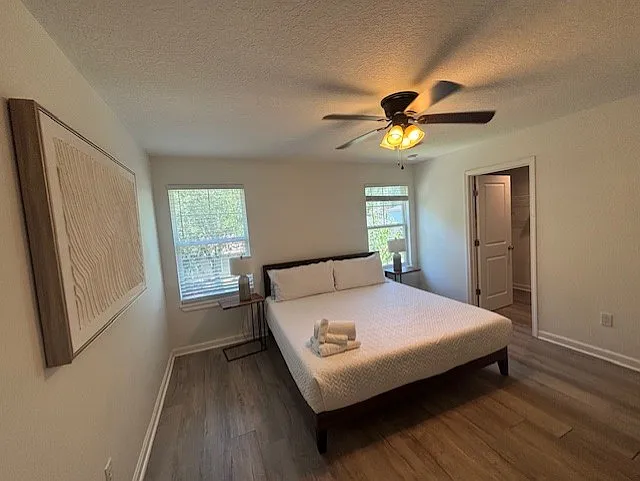 3589 Drexel St — Photo 10