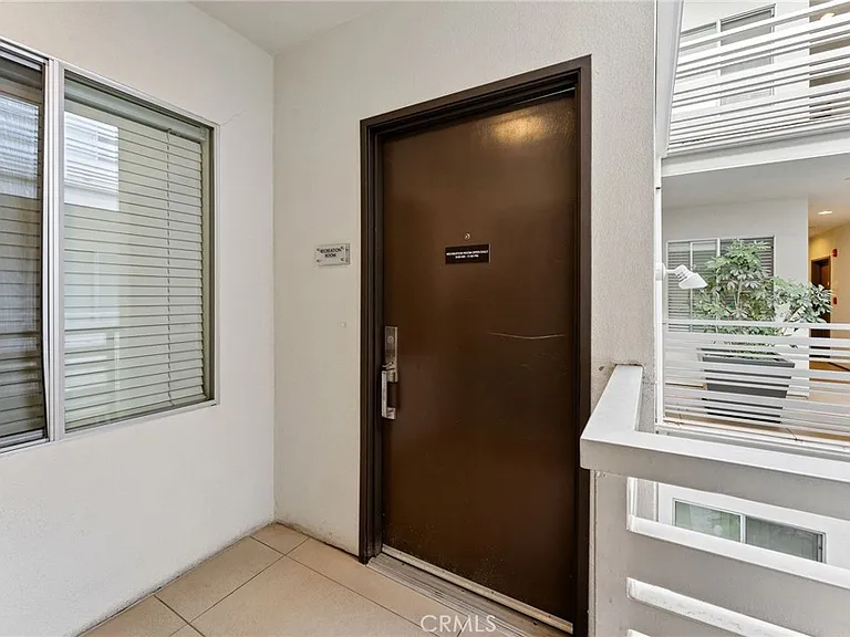 118 N Kings Rd #201 — Photo 29