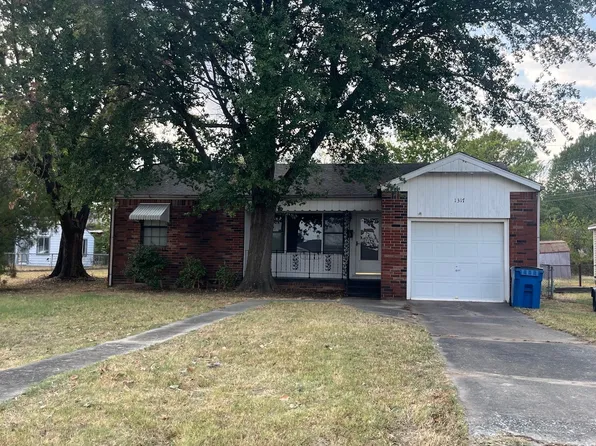 1317 S 10th St, McAlester, OK 74501