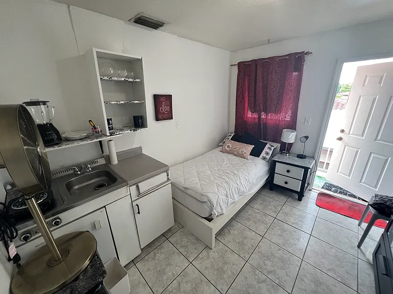2921 SW 36th Ct #2 — Photo 3