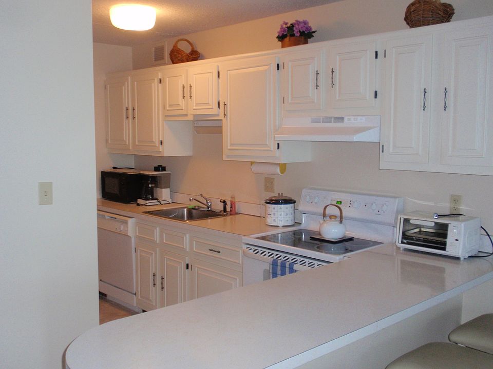 2nd image of 935 Ocean Ave APT 629