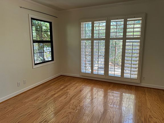 5th image of 1033 Oregon Ave