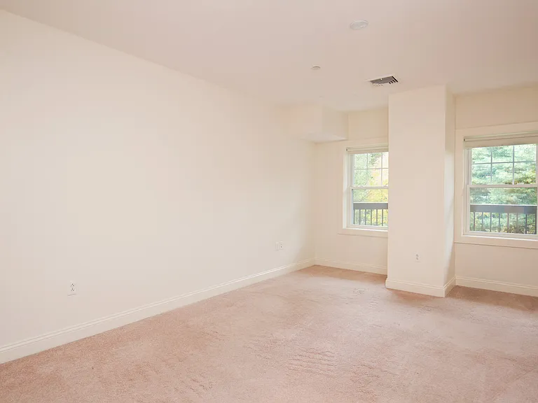 Warner Woods Apartments — Photo 12