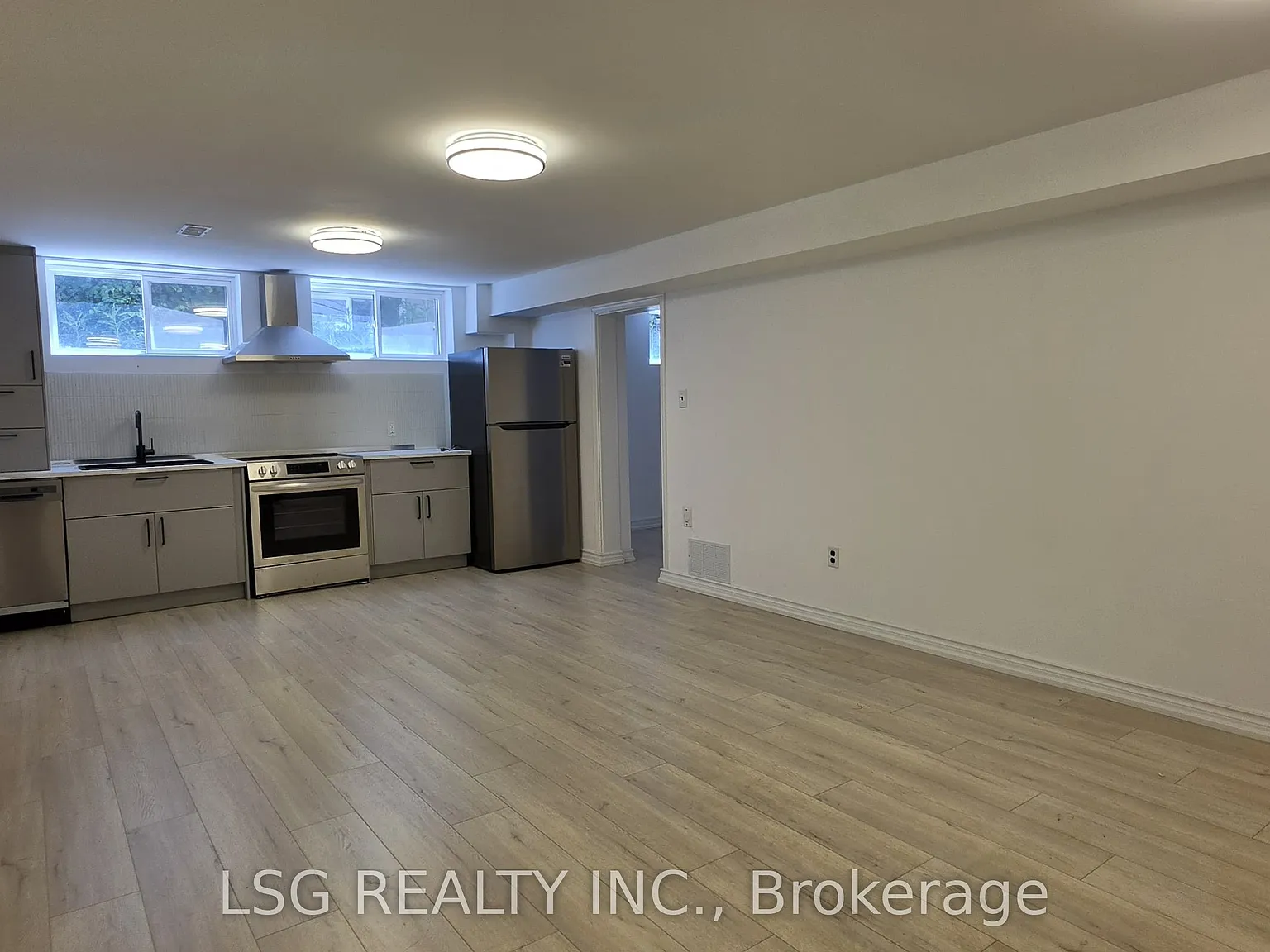 2 bed, $2,400 — Photo 4