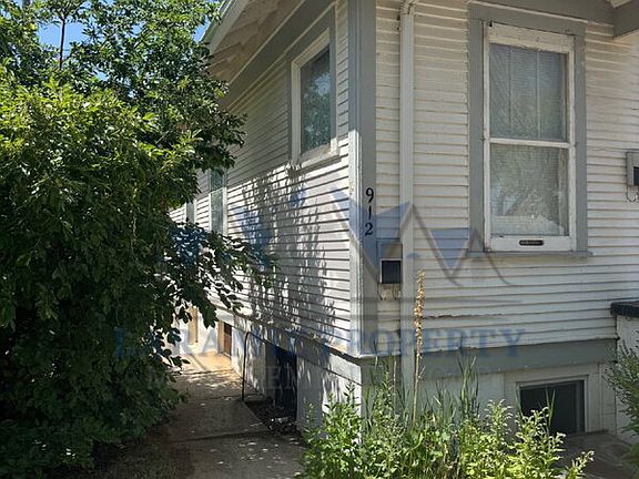 2nd image of 912 E Park Ave