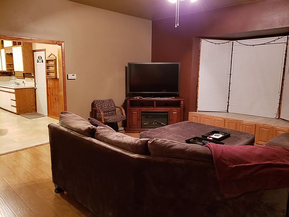 5th image of 825 1st Ave SE