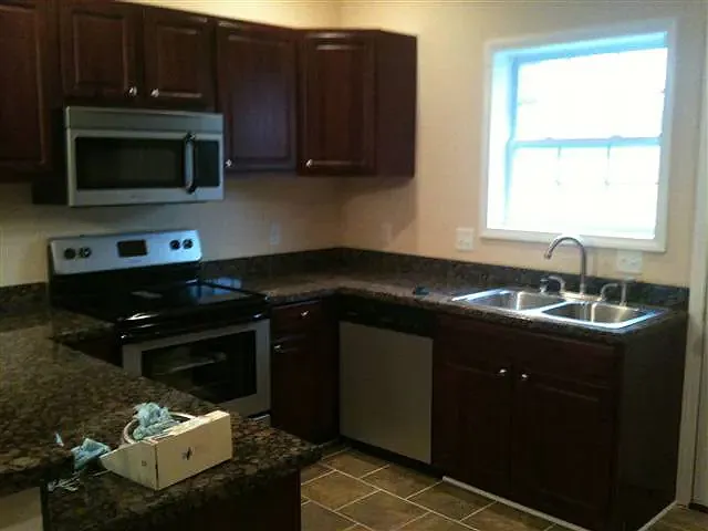 213 Wright Ave — Photo 5