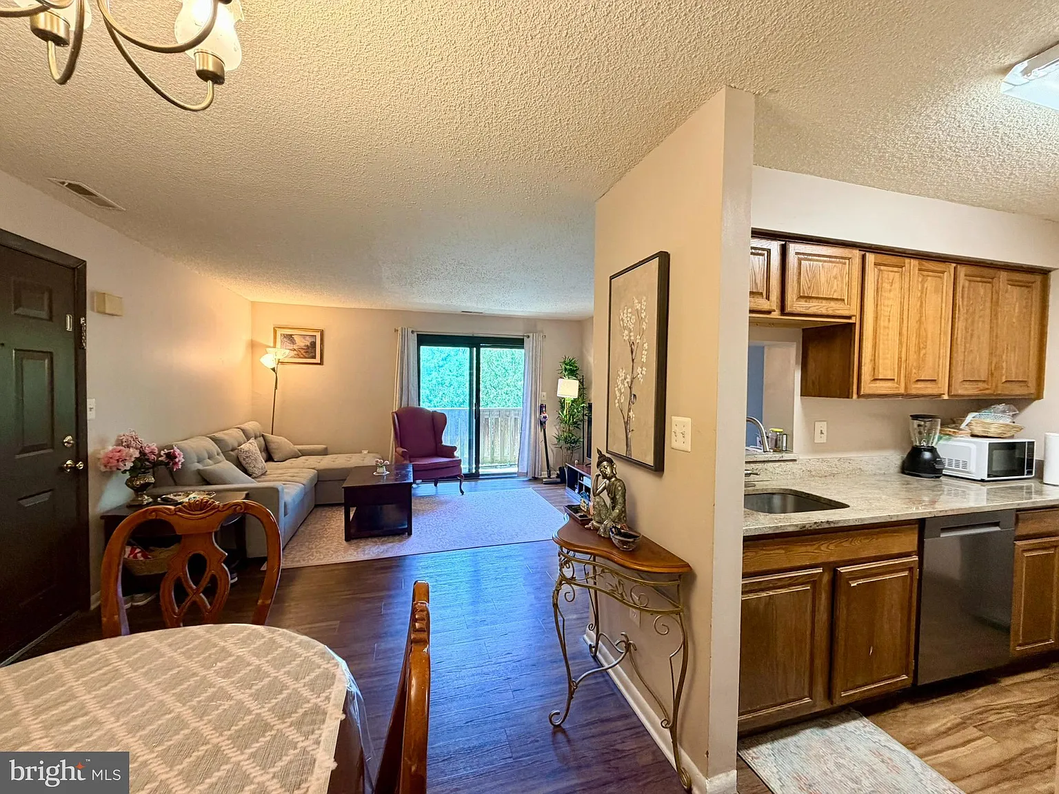 2 bed, 2.0 bath, 836 sqft, $2,200 — Photo 4
