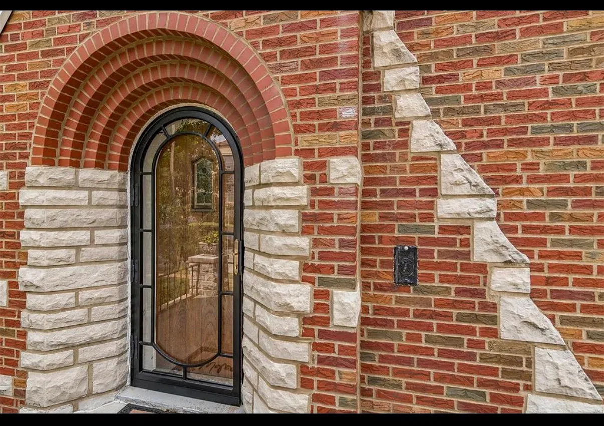 3 bed, 1865 sqft, $2,600 — Photo 2