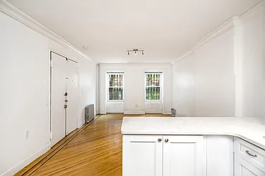 Rented by Century 21 Metropolitan