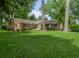 855 Walnut Hill Rd, Lexington, KY 40515