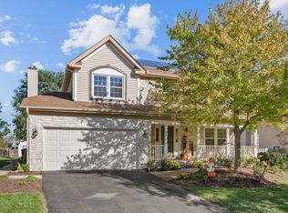 225 Farmhill Dr, Algonquin, IL 60102