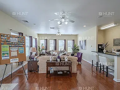 4 bed, 2.5 bath, 1419 sqft, $2,628 — Photo 4