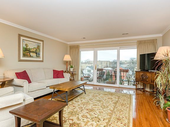 3rd image of 235 Marengo Ave APT 4G