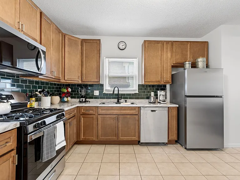 138 W Loretta Ave — Photo 19
