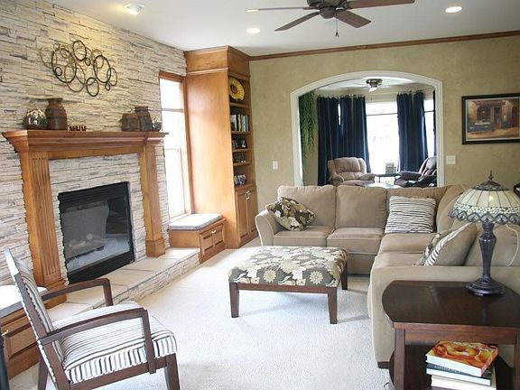 4th image of 4421 Blossom Way Dr