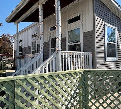 3rd image of 210 Rabbit Road