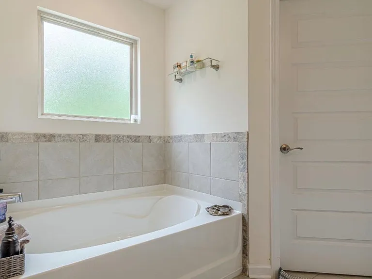 367 Noblewood Dr — Photo 18