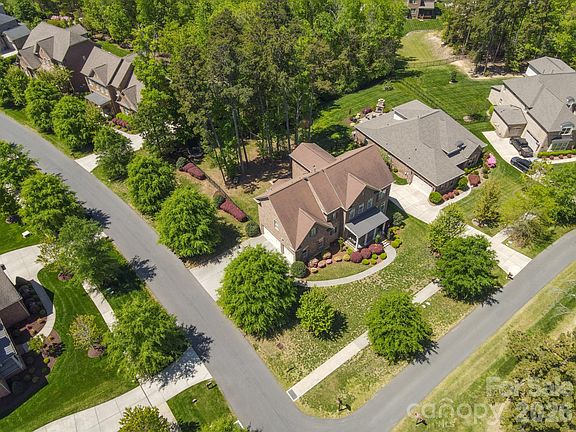 3rd image of 13044 Fen Ct