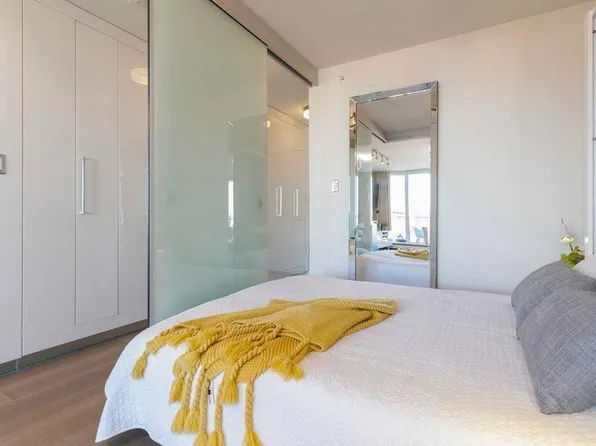 189 Keefer St #910, Vancouver, BC V6A 0C8