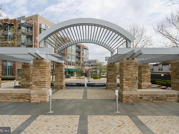 3rd image of 8220 Crestwood Heights Dr APT 1017