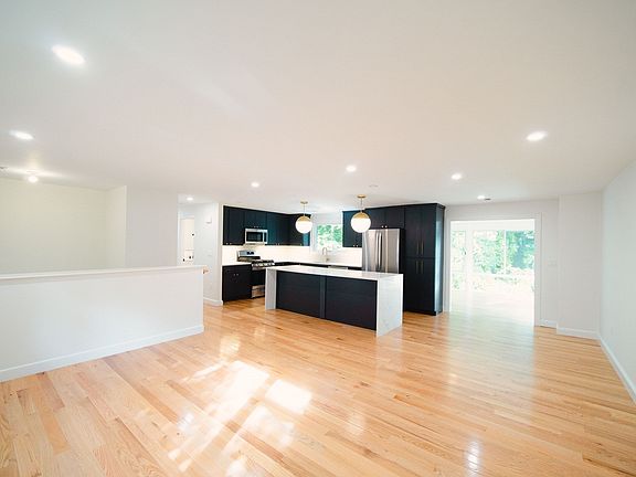 3rd image of 85 Alden Rd