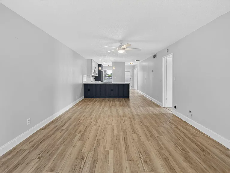 2401 Del Aire Blvd #101 — Photo 22