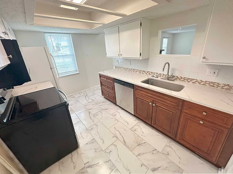 11004 NW Player Dr — Photo 10