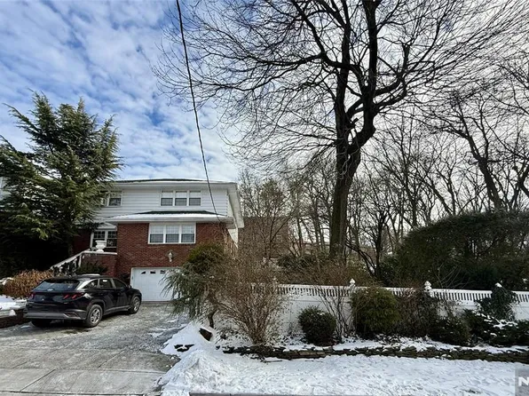 1512 12th St, Fort Lee, NJ 07024