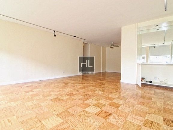 3rd image of 300 E 33rd St APT 11B