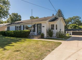 1267 35th St NE, Cedar Rapids, IA 52402