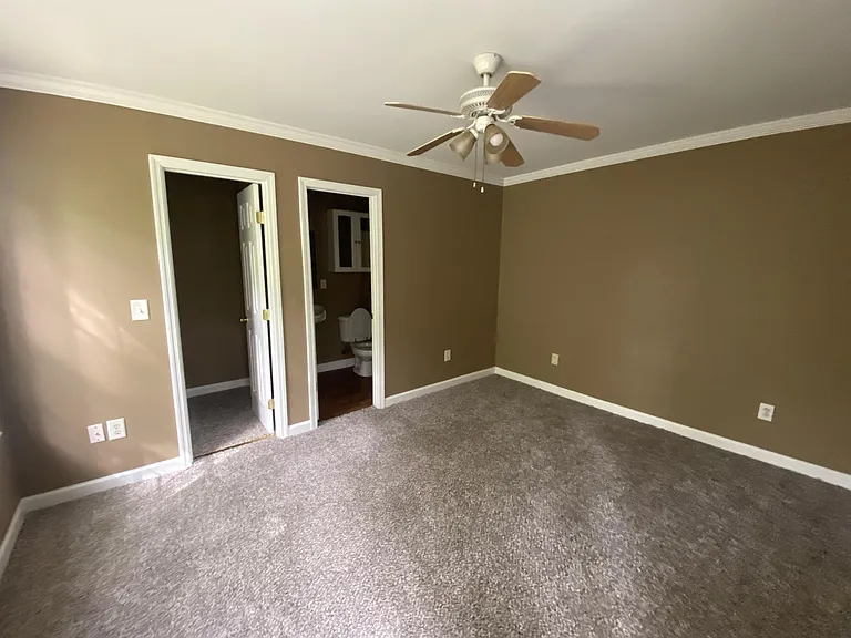 328 Rogers Ave — Photo 10