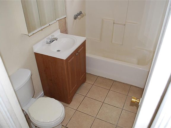 5th image of 7533 Monterrey Dr