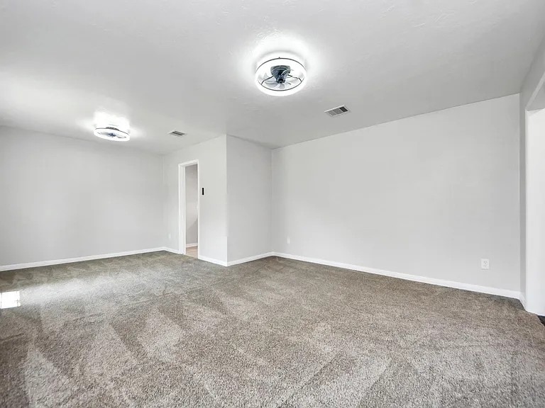 10602 Raydell Dr — Photo 9