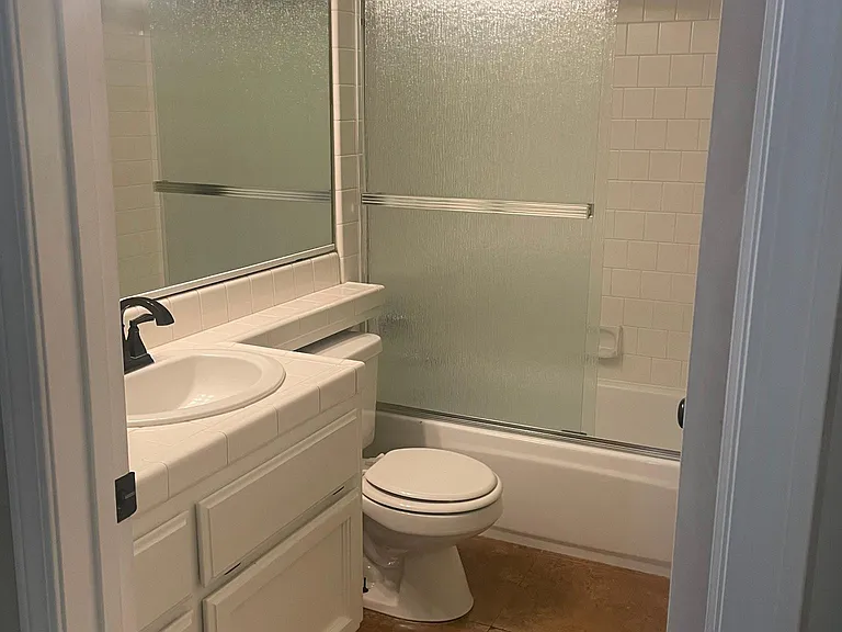 2182 Decatur Ave — Photo 22