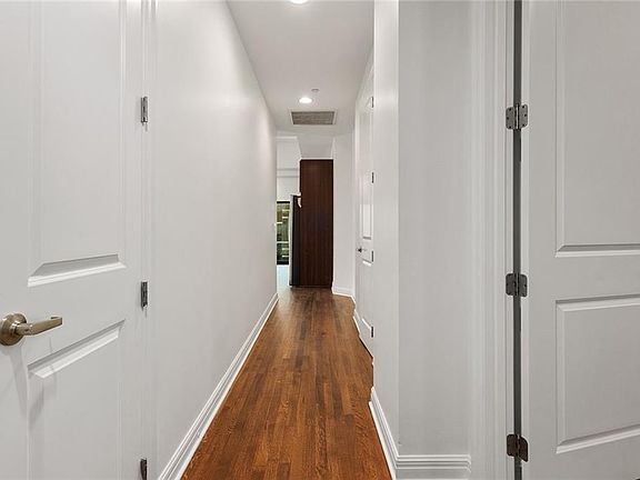4th image of 1101 Walnut St Unit 1507