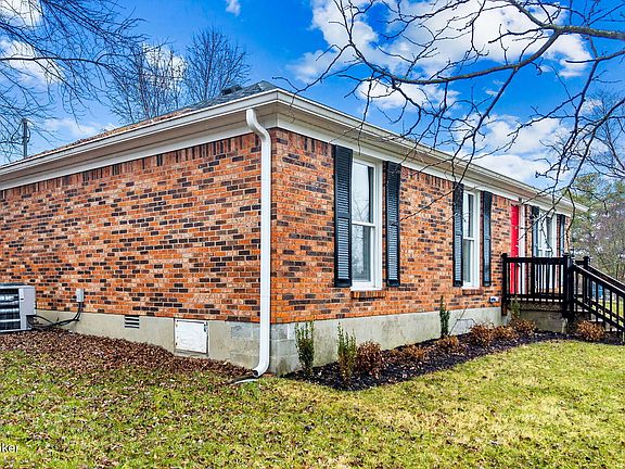 3rd image of 1514 Daverman Dr