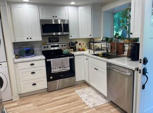 229 N Nyden Farms Rd #B, Lake Stevens, WA 98258