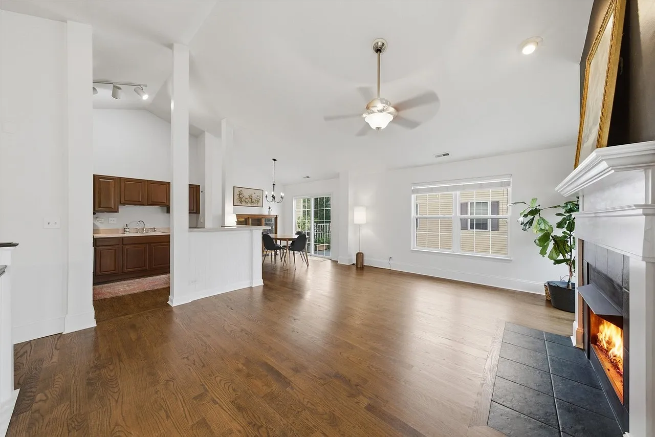 3 bed, 1782 sqft, $2,650 — Photo 2