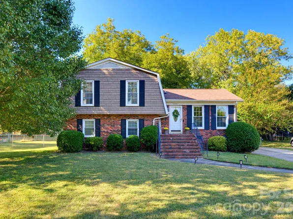 12001 Antebellum Dr, Charlotte, NC 28273