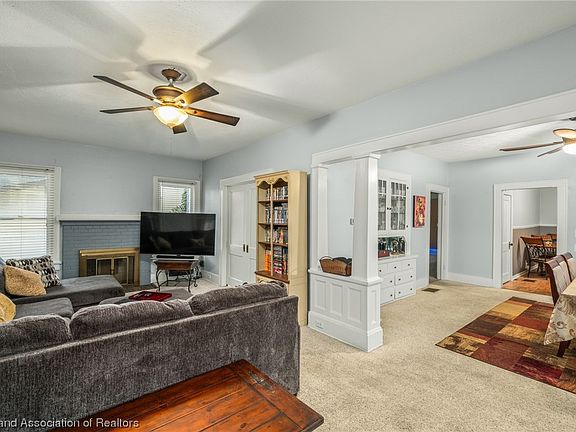 5th image of 1880 Lakeview Dr