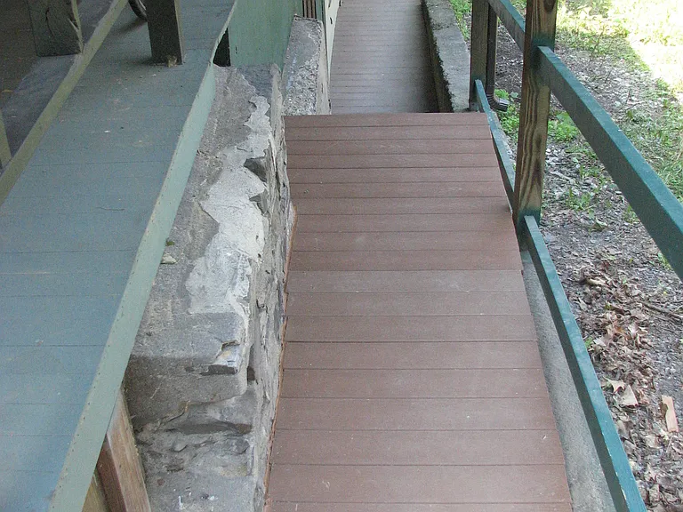 216 University Ave — Photo 61