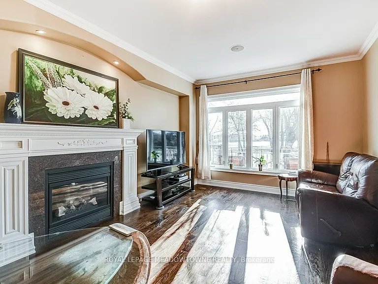 591 Lakeside Ave — Photo 5