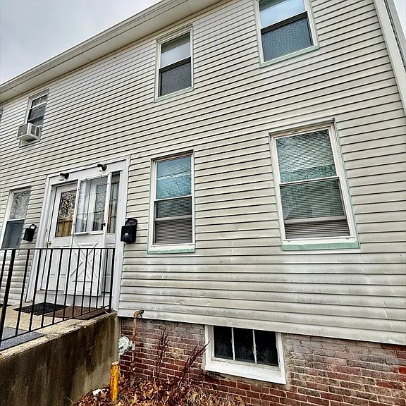 19 Common St #2 — Photo 8