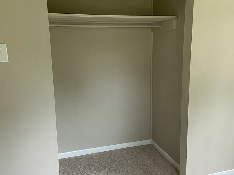 1816 SW Green Acres Ave — Photo 5
