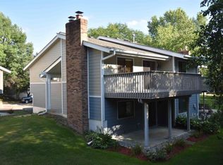 9840 Brighton Ln, Eden Prairie, MN 55347