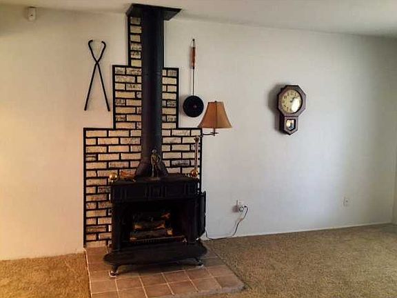 3rd image of 9 Dover Dr