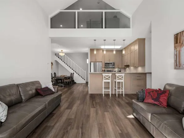 1441 W 23rd Ave SW #404, Calgary, AB T2T 0T6