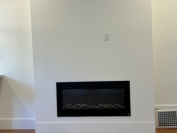 2nd image of 192 Collins St #B